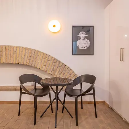 Glam Nest By The Colosseum Apartment